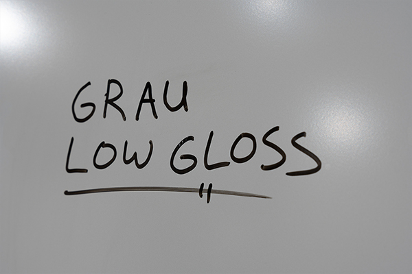 Grau Low Gloss