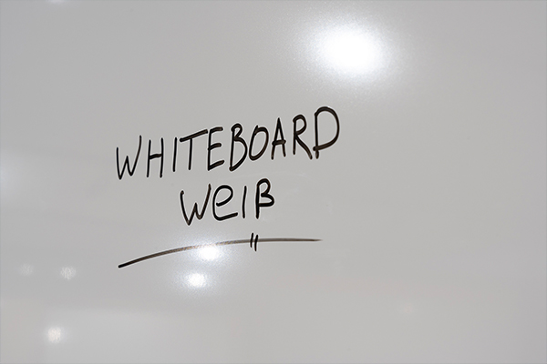 Whiteboard Weiss