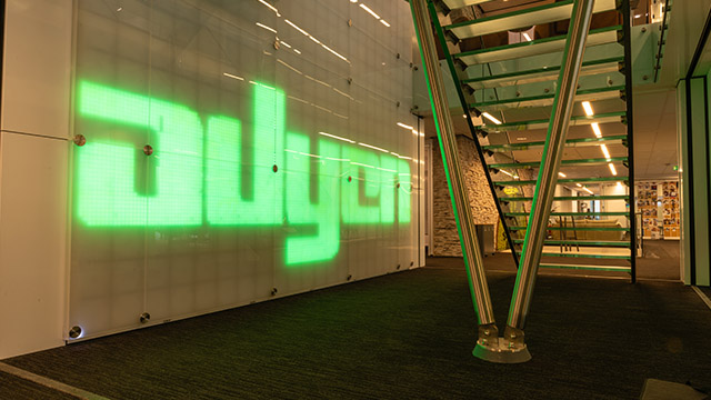 chameleon-references-project-adyen-whiteboard-wall-4