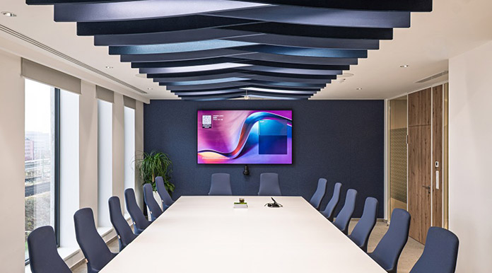 akustische Wandverkleidungen, Akustik Wandpaneele, Chameleon Acoustics, ruhige Arbeitsumgebung, Bürointerieur, akustischer Komfort, naturinspiriertes Design, Westwood Group, Alteo Projekt, Capstone Management, moderne Arbeitsumgebung, Akustiklösungen Büro