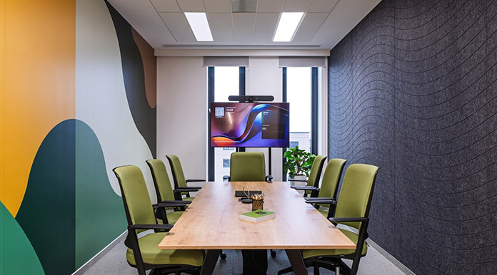 revêtements muraux acoustiques, panneaux muraux acoustiques, Chameleon Acoustics, environnement de travail calme, intérieur de bureau, confort acoustique, design inspire de la nature, Westwood Group, projet Alteo, Capstone Management, espace de travail moderne, solutions acoustiques bureau