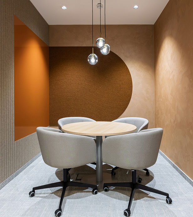 akustische Wandverkleidungen, Akustik Wandpaneele, Chameleon Acoustics, ruhige Arbeitsumgebung, Bürointerieur, akustischer Komfort, naturinspiriertes Design, Westwood Group, Alteo Projekt, Capstone Management, moderne Arbeitsumgebung, Akustiklösungen Büro