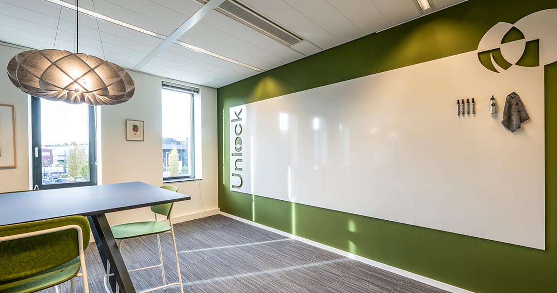 whiteboard wand op maat, maatwerk whiteboard wand, whiteboard muur op maat