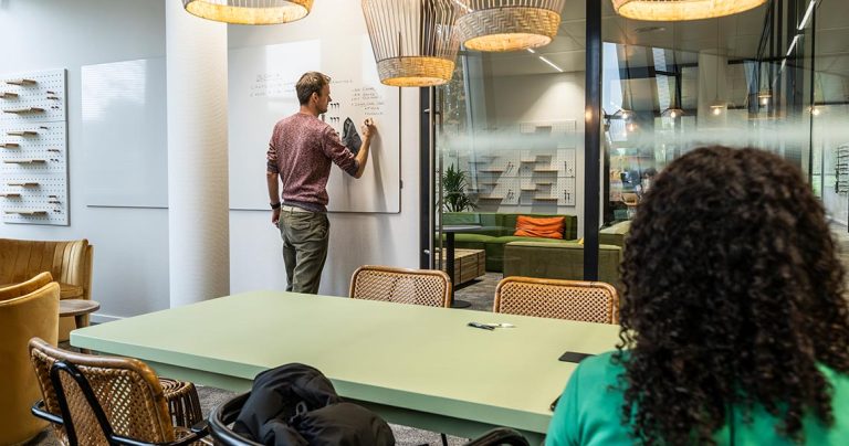 Whiteboard wand tijdens een projectpresentatie
