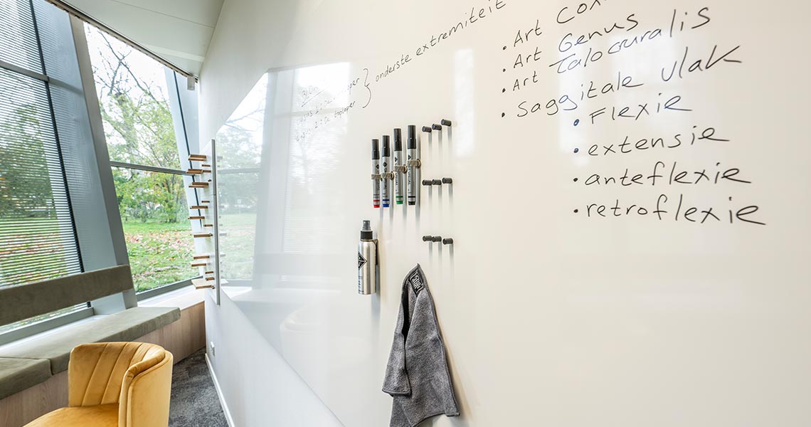 whiteboard wand onderwijs, whiteboard muur klaslokaal