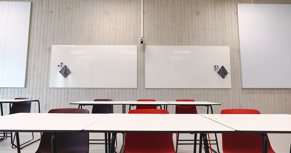 whiteboard wand onderwijs, whiteboard muur klaslokaal